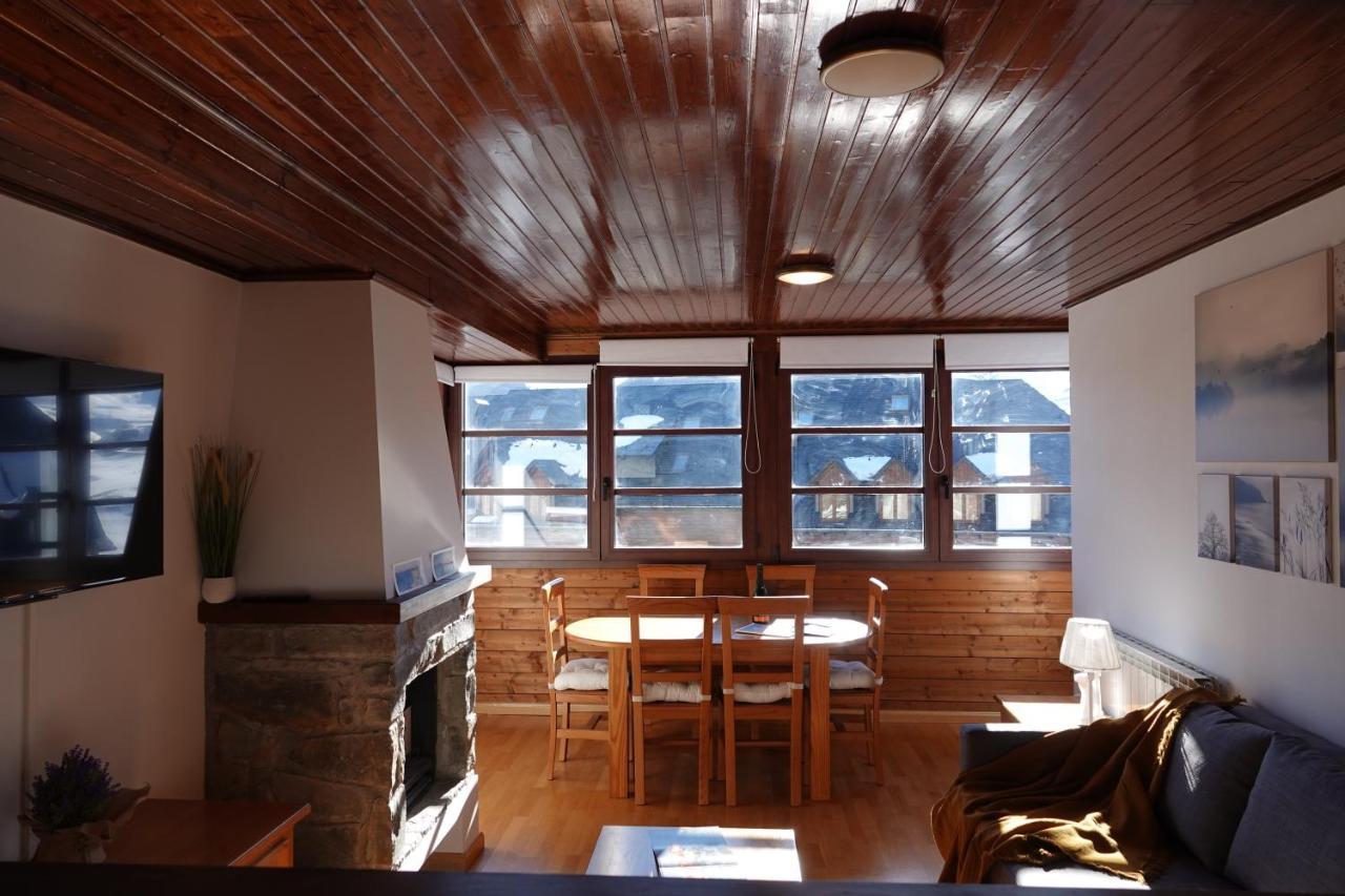 フォルミガルStone Garaje Cubierto Y Trastero Pirineos360アパートメント エクステリア 写真
