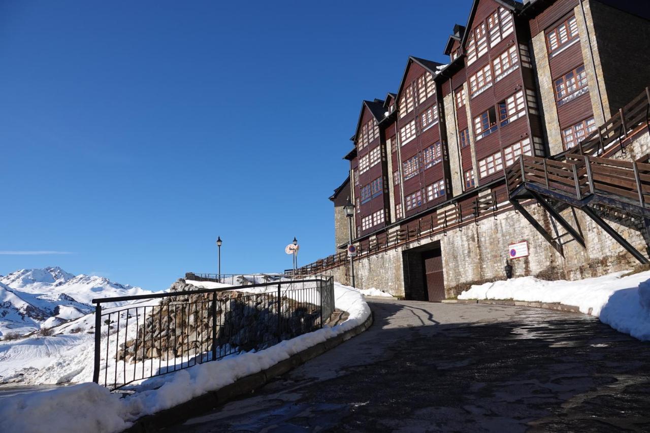 フォルミガルStone Garaje Cubierto Y Trastero Pirineos360アパートメント エクステリア 写真